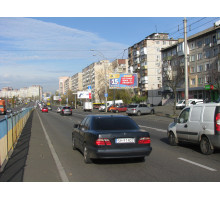 Перова бул., 44 у напрямку пр. Шухевича