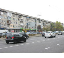 Перова бул., 44 у напрямку пр. Броварський