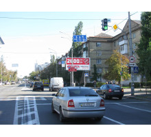 Миру пр., 7, /Чупринки Григорія, у напрямку Дарницької площі